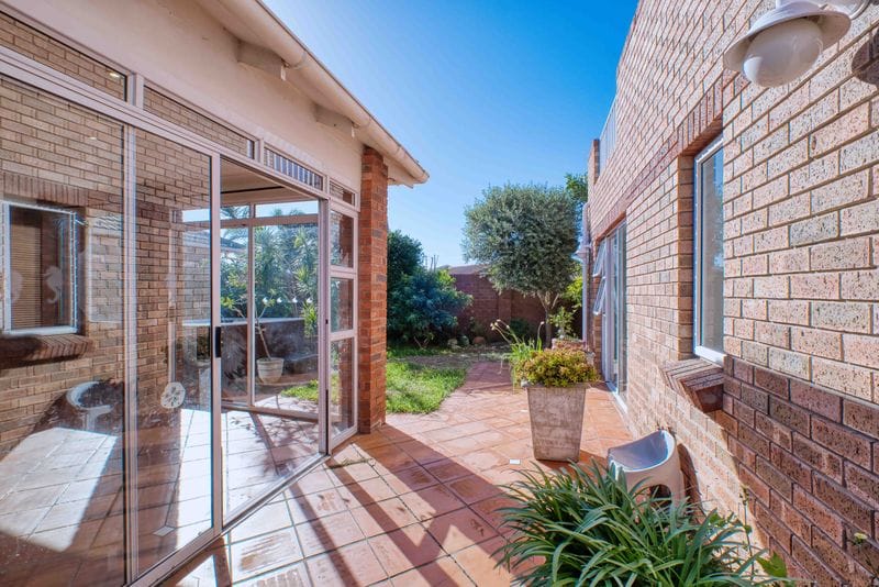 3 Bedroom Property for Sale in Summerstrand Eastern Cape